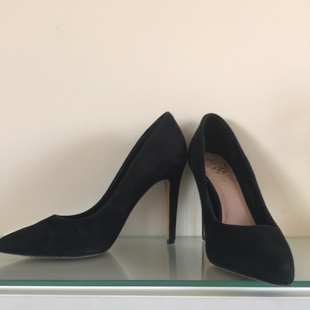 Vince Camuto Classic Black Suede Pumps, Size 5.5